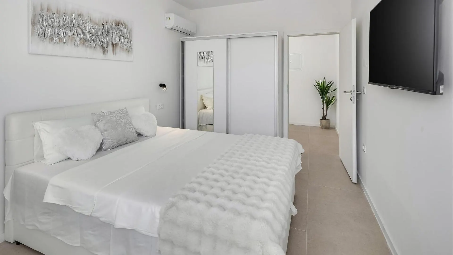 Nice Home In Vrvari With Wifi Poreč